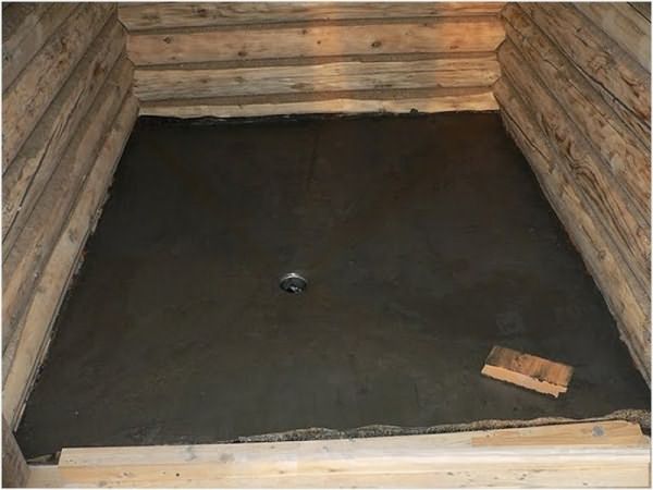 Монтаж бетонного пола в бане