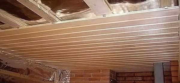 Подшивной потолок - доски или вагонка прибивается к балкам перекрытия