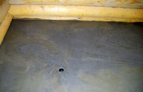 Водоотвод в бетонном полу.
