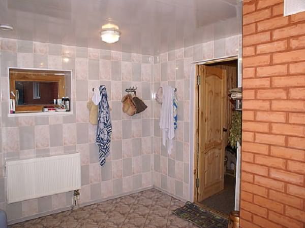фото: керамическая плитка в моечной бани