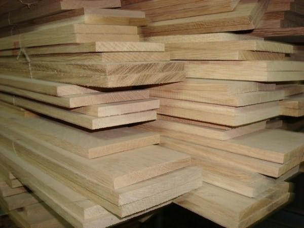Мебельная древесина (на фото) должна обладать целым рядом технических характеристик.
