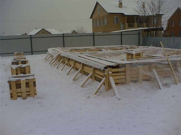 Строим фундамент зимой